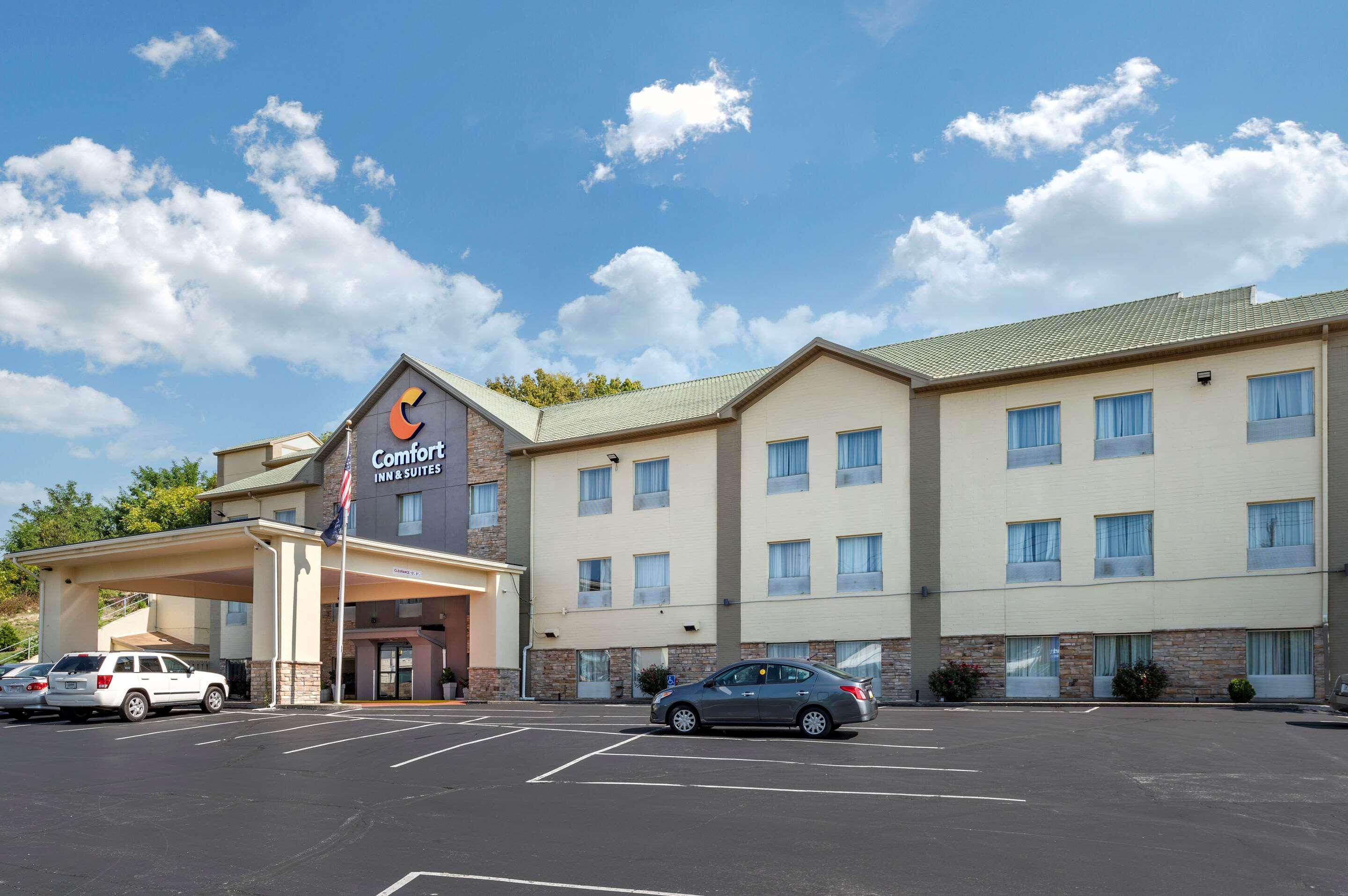 Comfort Inn & Suites Cincinnati Exterior foto