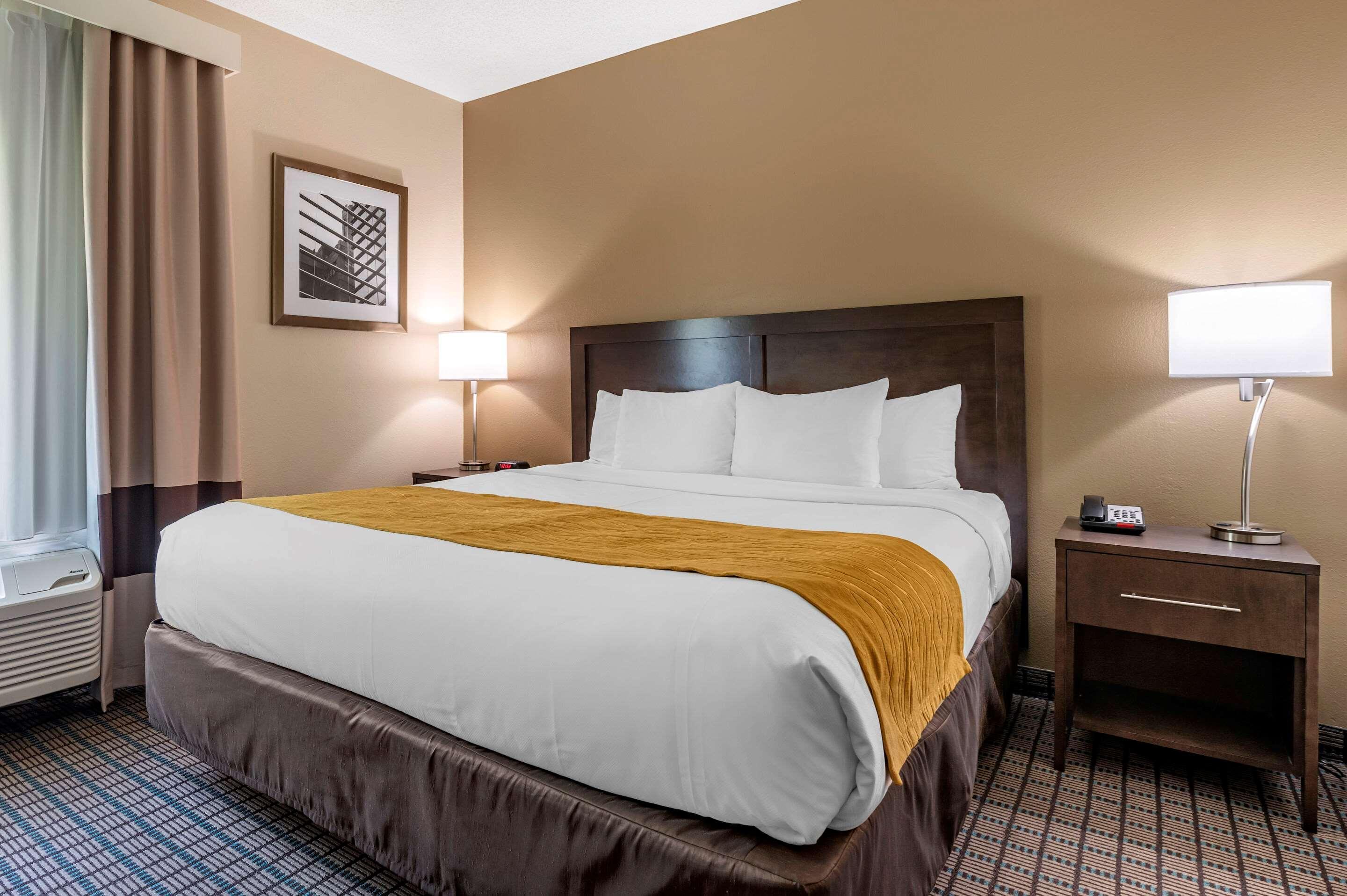 Comfort Inn & Suites Cincinnati Exterior foto